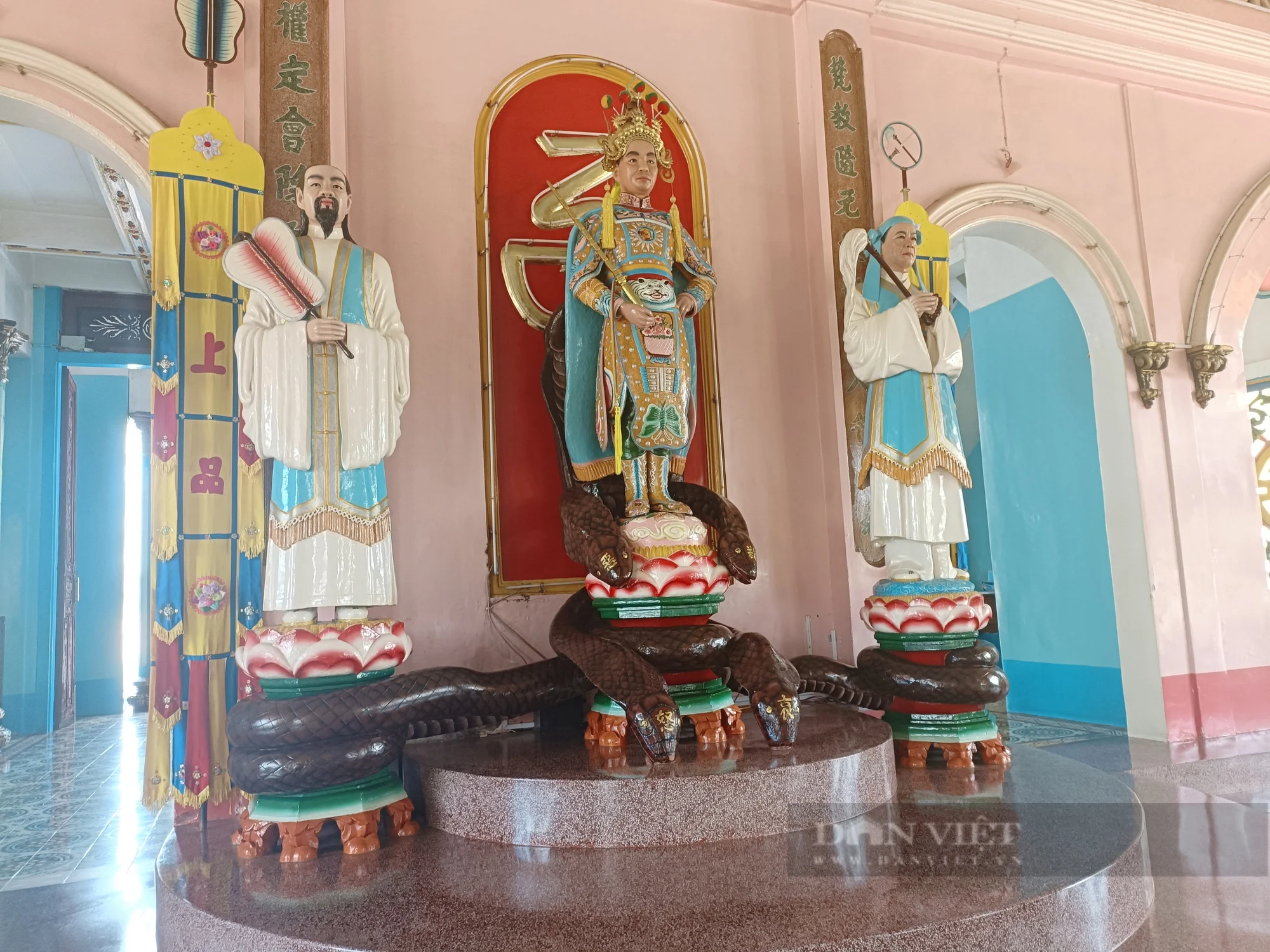 Tham quan Tòa Thánh Cao Đài